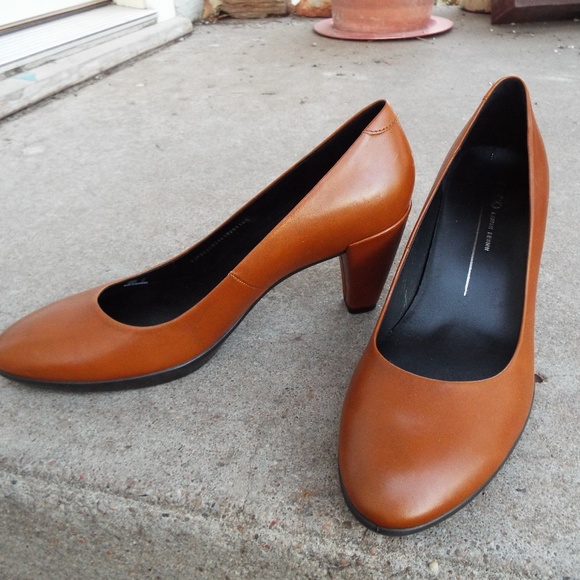 ecco heels